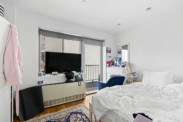 Rented by Kin | media 33