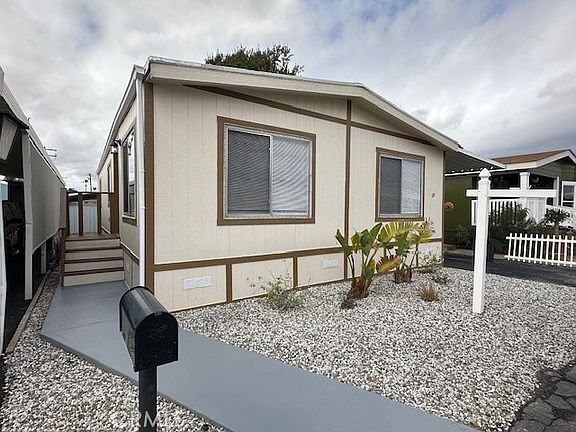 Remodeled 2BR/2BA in Casa Del Rey - Space 69 - Photo 9