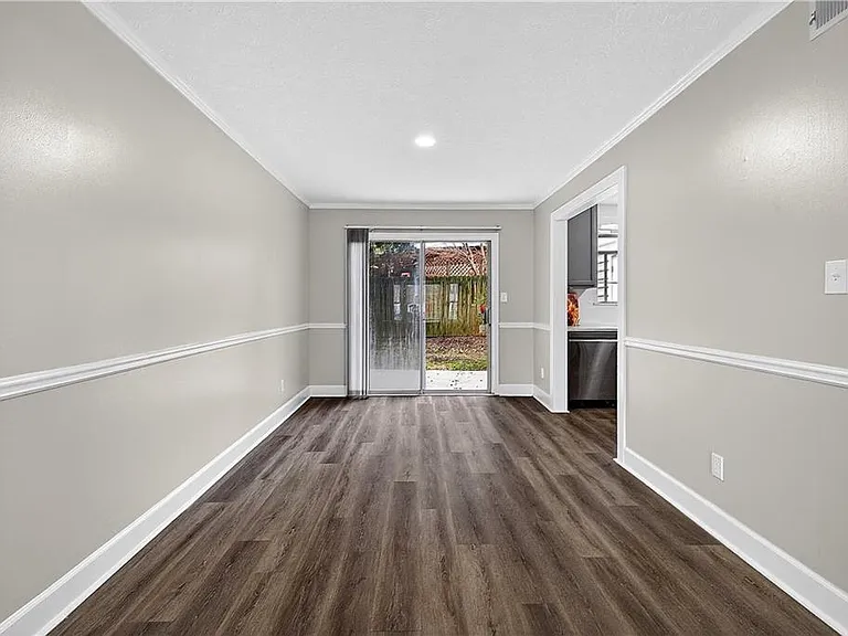679 Anderson Walk — Photo 7