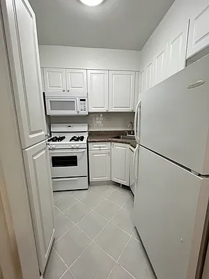 Rented by Dwell Residential Inc | media 15