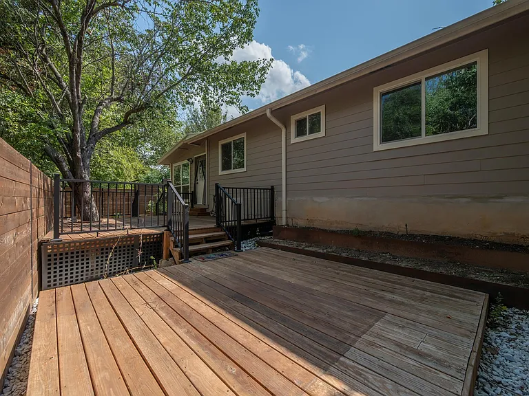 8404 Hornet Dr — Photo 19