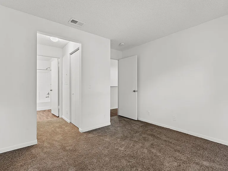 Palm Springs Apartments — Photo 11