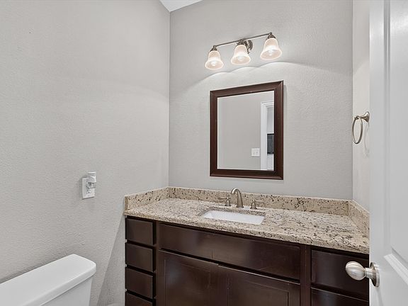 4th image of 1933 Timber Oaks Dr
