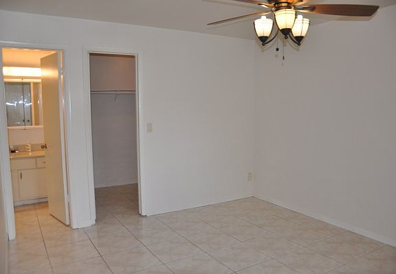 5th image of 8793 NW 39th St