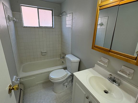 3rd image of 2596 Westwood Northern Blvd #5