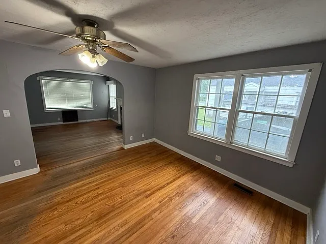 5336 Marion Ave — Photo 5