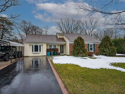 19 Goodwin Ln, Coram, NY, 11727