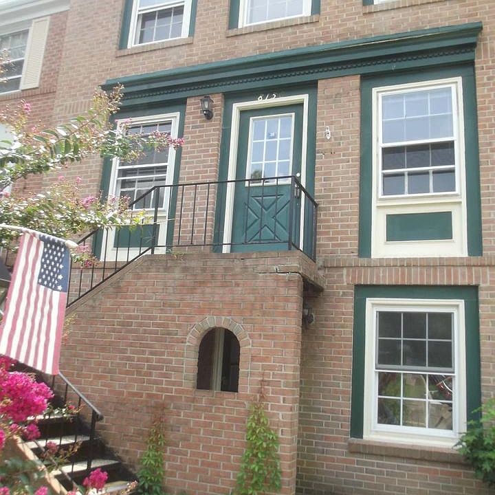 1st image of 8150 Lakepark Dr