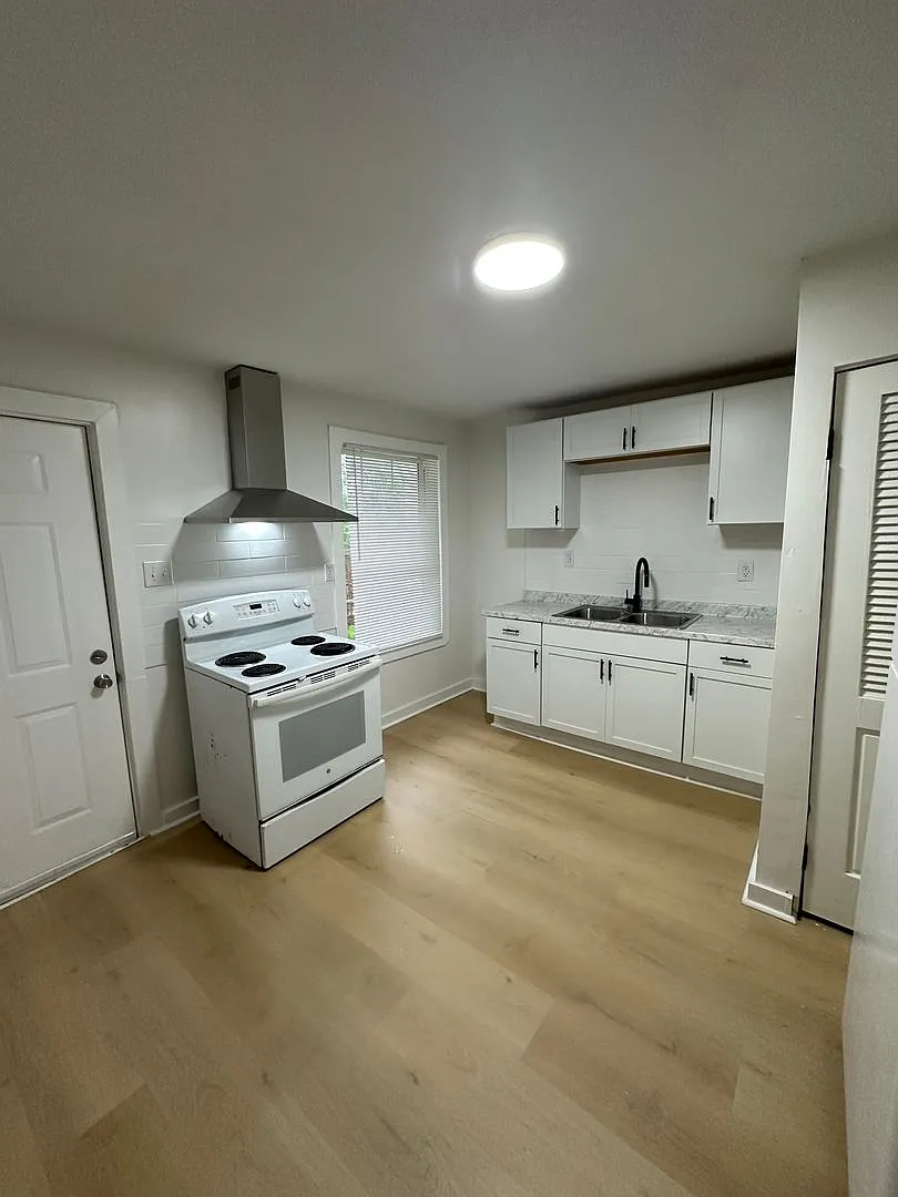 1-Bed/1-Bath Home | 529 Smith St — Photo 1