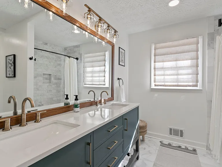 496 Kenwood Rd — Photo 26