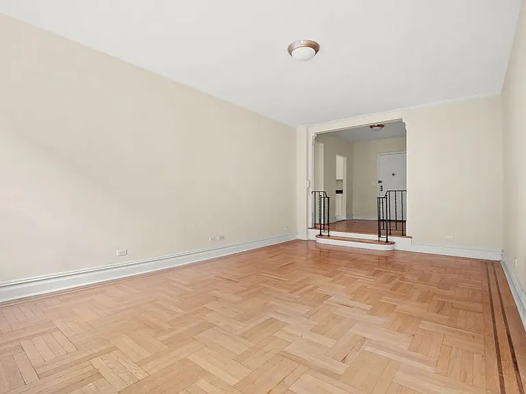 725 W 184th St #3M — Photo 4