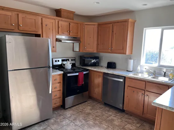 26711 S GRANDVIEW Drive E, Congress, AZ 85332