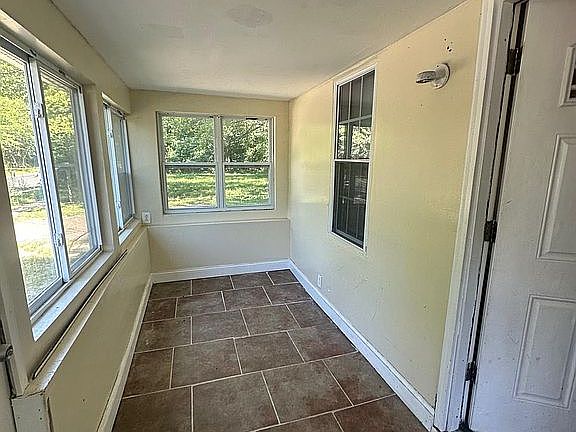 5th image of 451 Deptford Ave