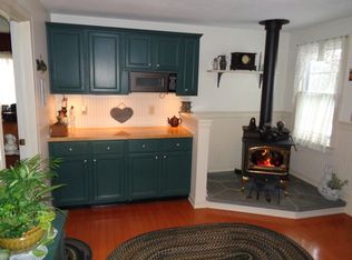 20 Pond St, North Kingstown, RI 02852