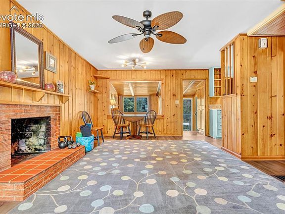 4th image of 1102 Iowa Ave