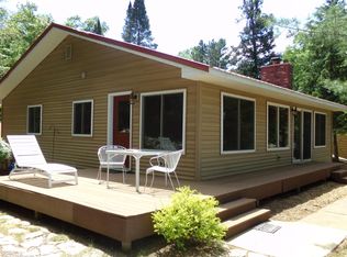 12385 Oak Ln, Crivitz, WI 54114