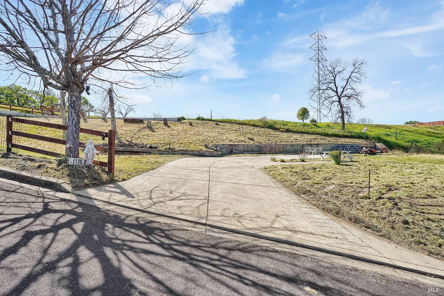 1109 Headlands Drive photo 1