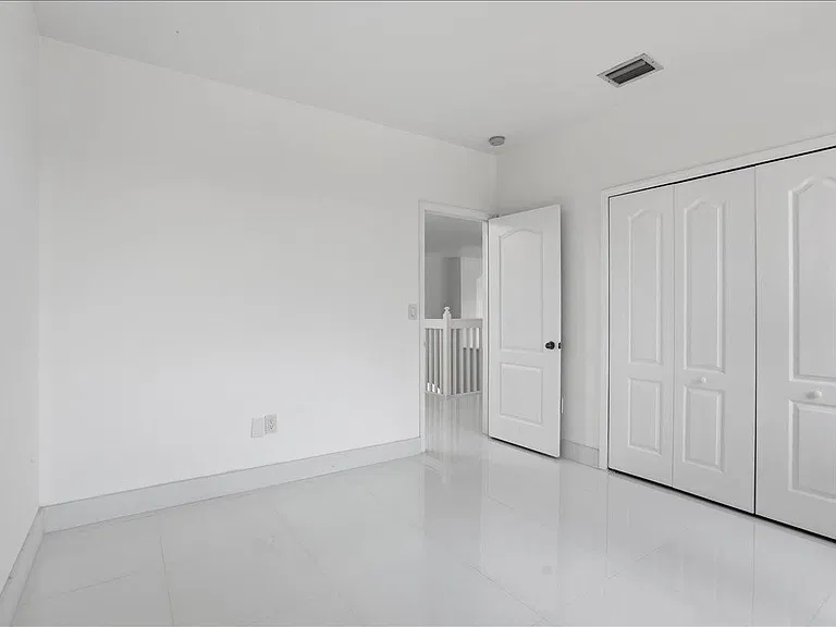 3802 SW 165th Ter — Photo 36