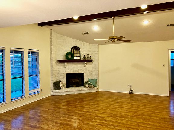 3rd image of 2321 Patricia Ln