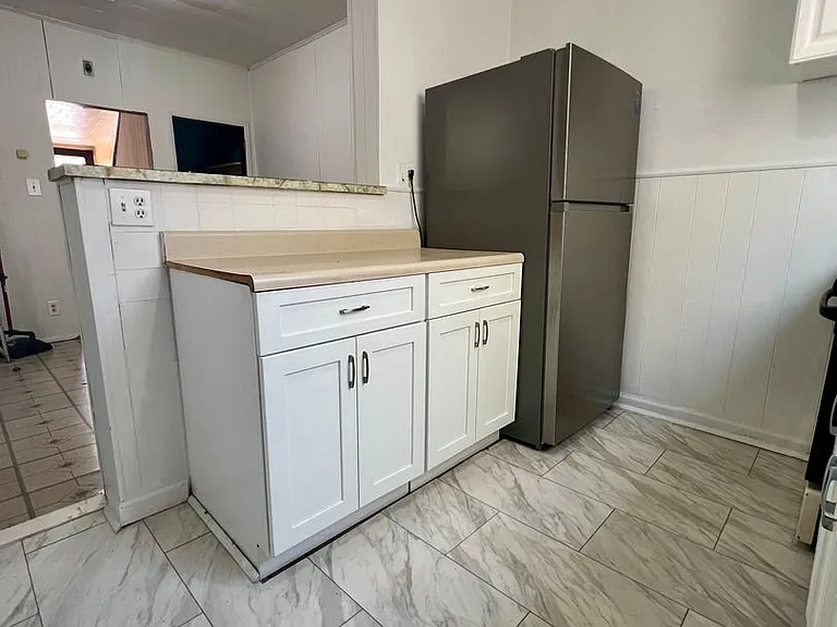 4728 Edmund St — Photo 11