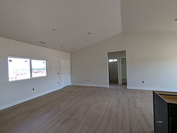 5th image of 145 E North Rim Ct