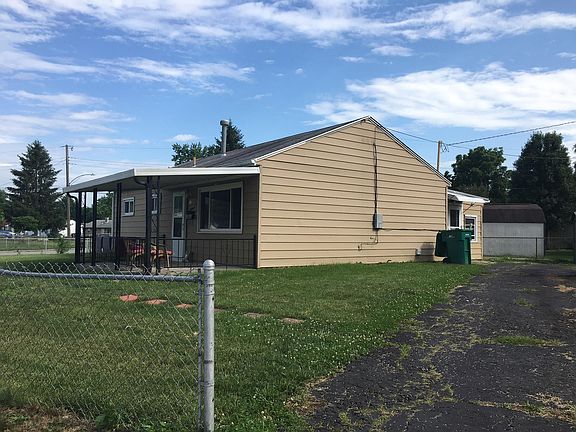 SIDE W/BONUS ROOM ON BACK OF HOUSE AND SIDE ENTRY