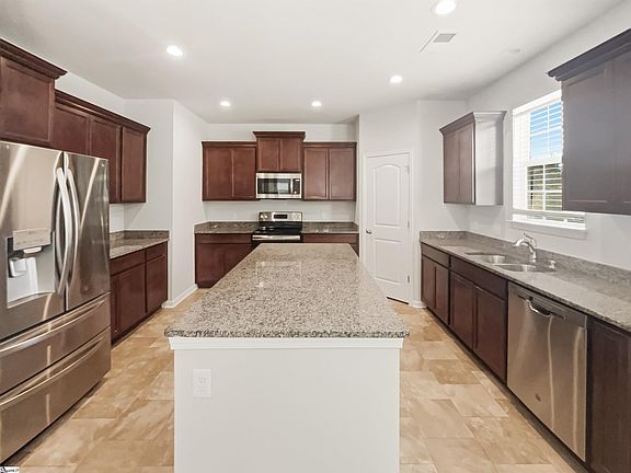 2nd image of 605 N Meadows Ln
