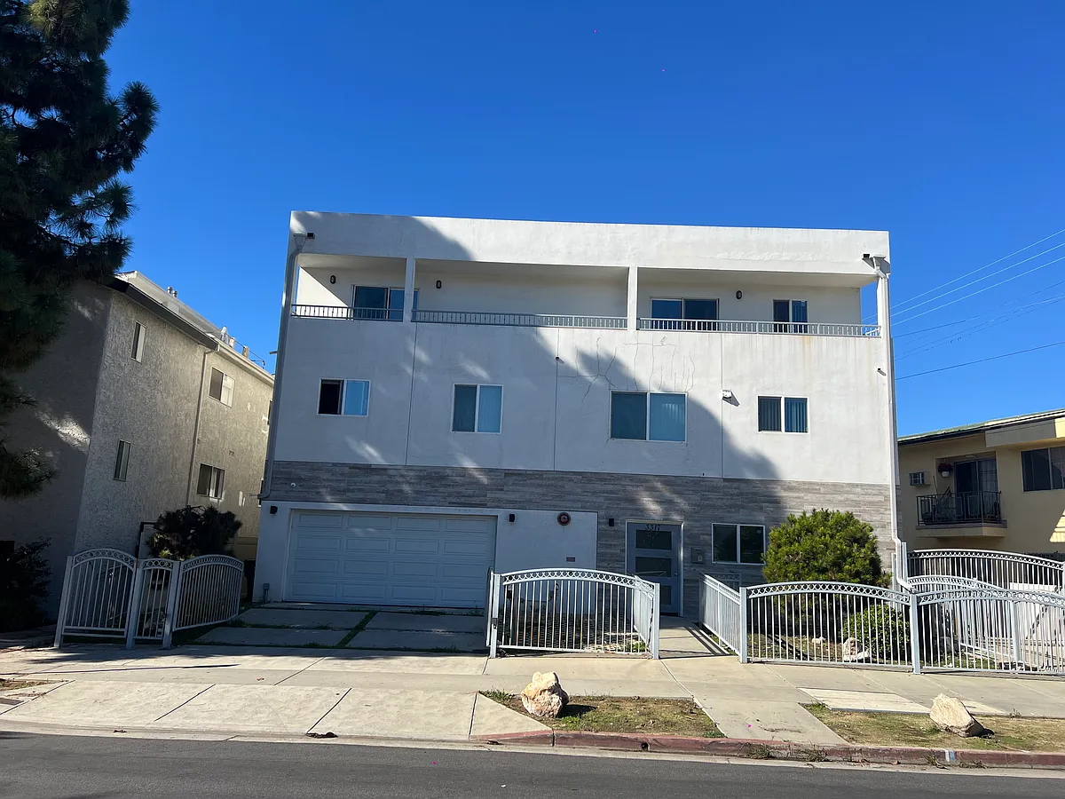 Building Photo - 3317 Bagley Ave #2
