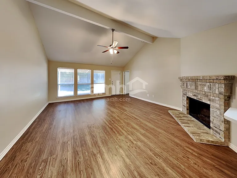 737 Oak Dale Ave — Photo 6