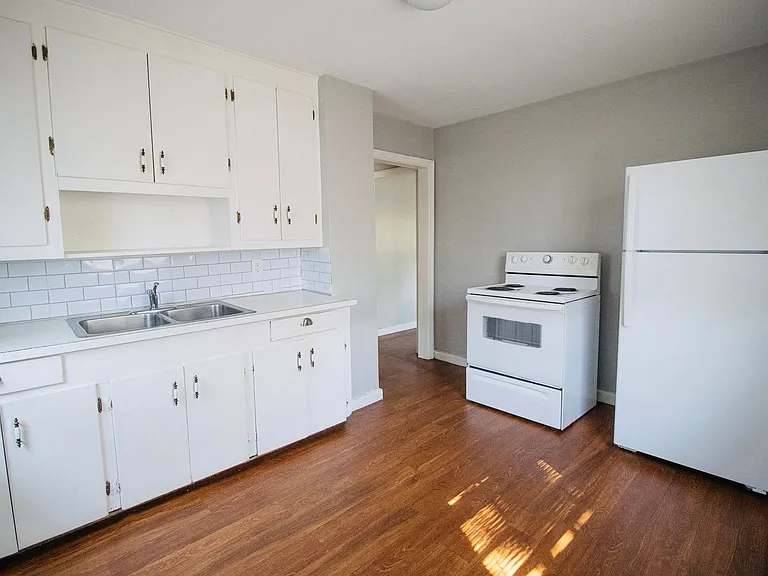 901 Central Dr — Photo 15