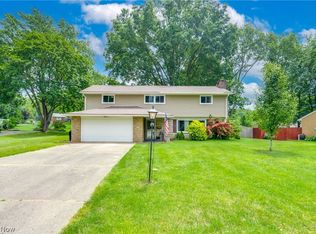 820 Clearmount Ave SE, North Canton, OH 44720