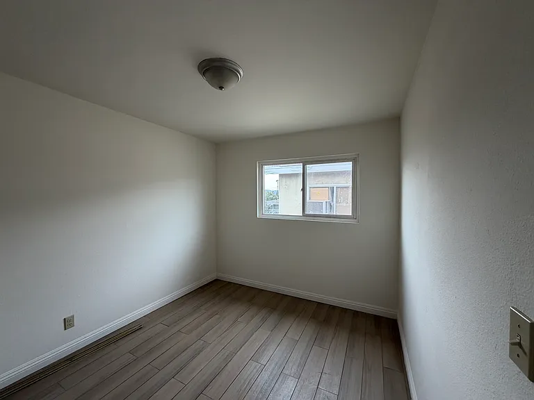 155 N Vecino Dr #159 — Photo 17