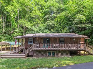 305 Shields View Dr, Gatlinburg, TN 37738