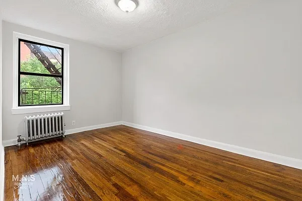 Rented by MNS | media 12