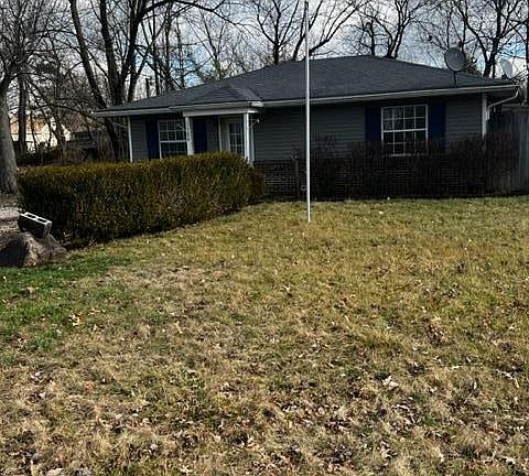 4th image of 1188 Manor Dr