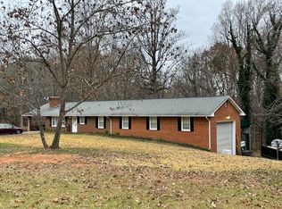 2786 Rutrough Rd, Roanoke, VA 24014