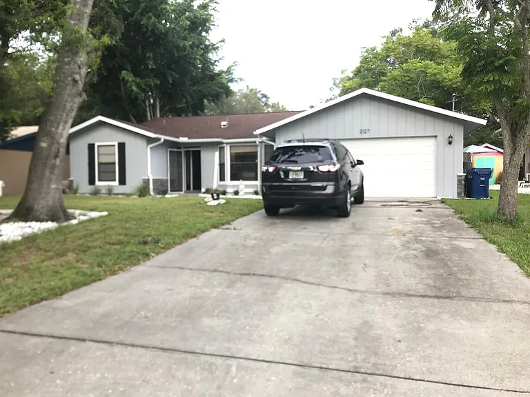 2127 Arden Dr — Photo 1