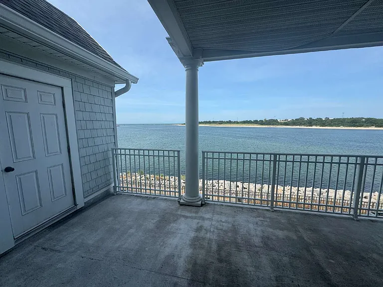 9462 Bay Front Dr — Photo 10