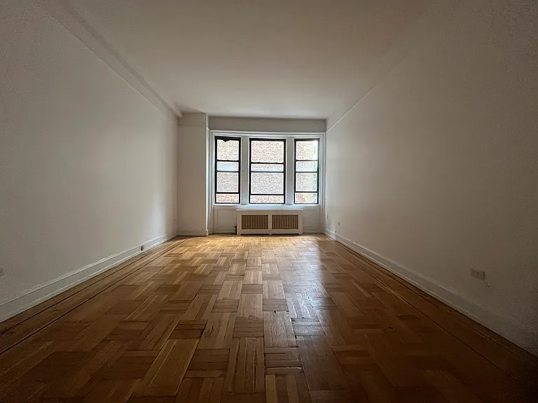 276 Riverside Dr #3A — Photo 4