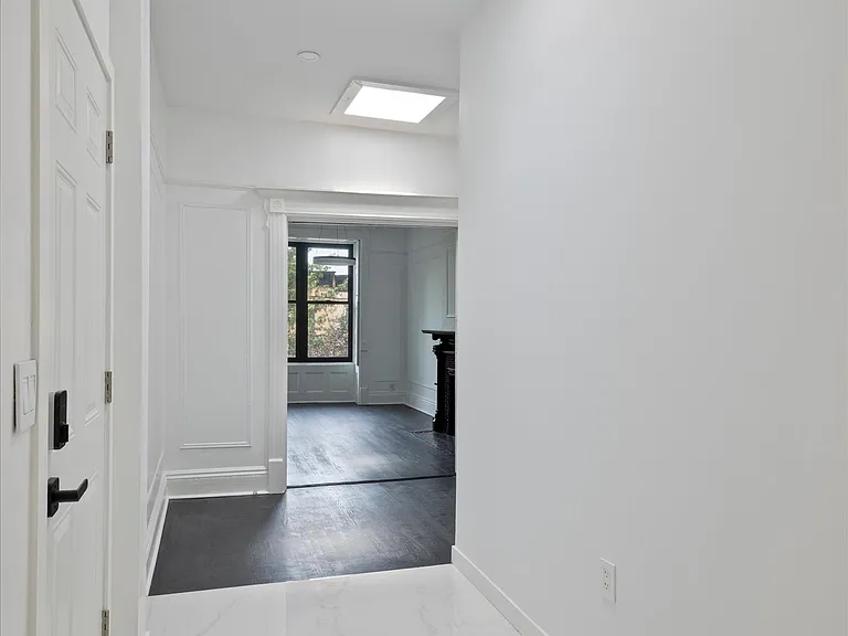 736 Halsey St #3 — Photo 7