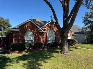 903 Sumner Dr, Mesquite, TX 75149