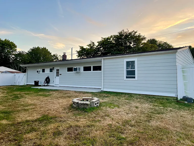 265 Marina Dr — Photo 2