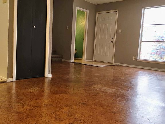 3rd image of 643 Saint Paul Dr