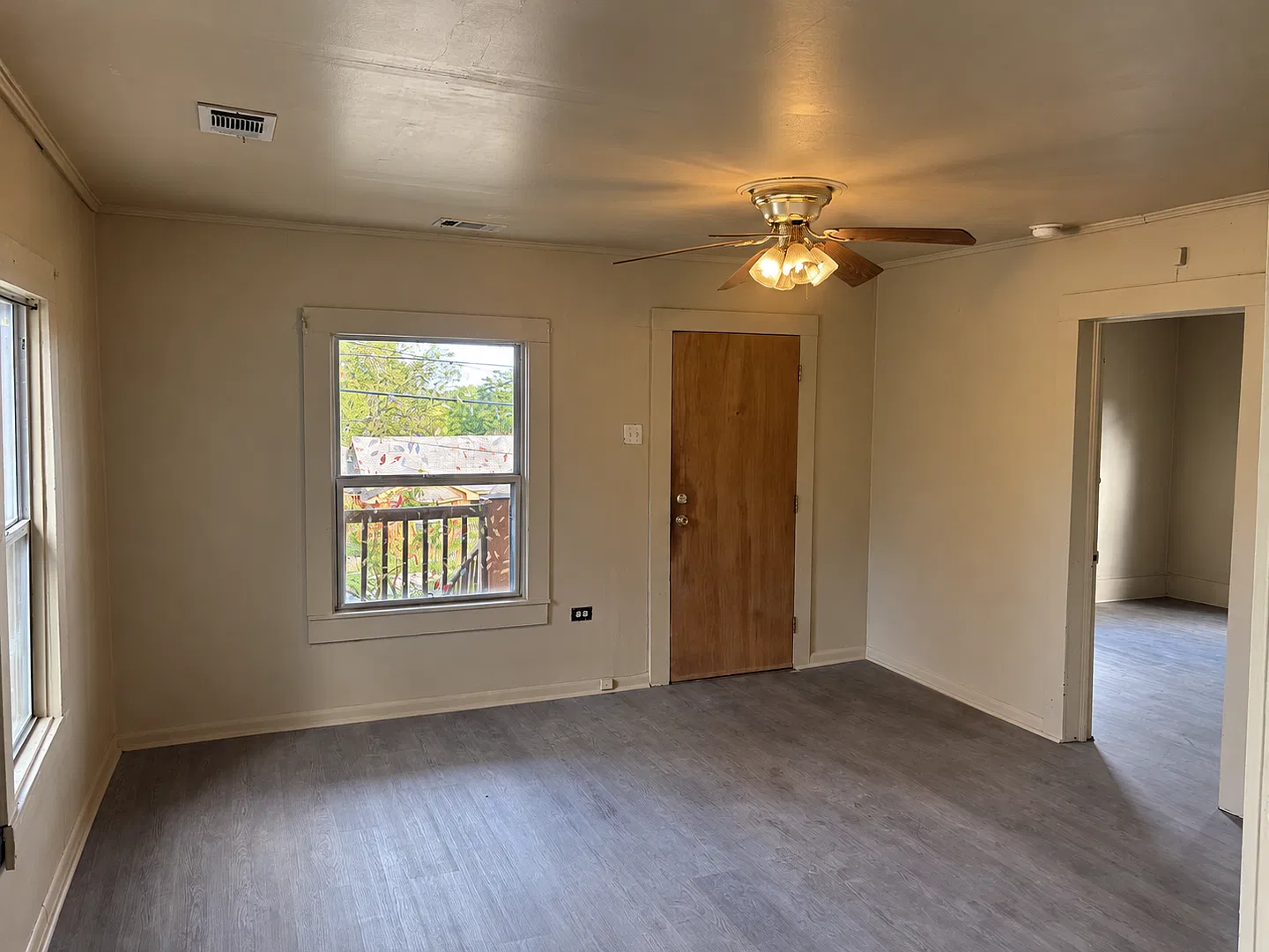 2 Bedroom and 1 Bathroom- Van Buren, Arkansas — Photo 3