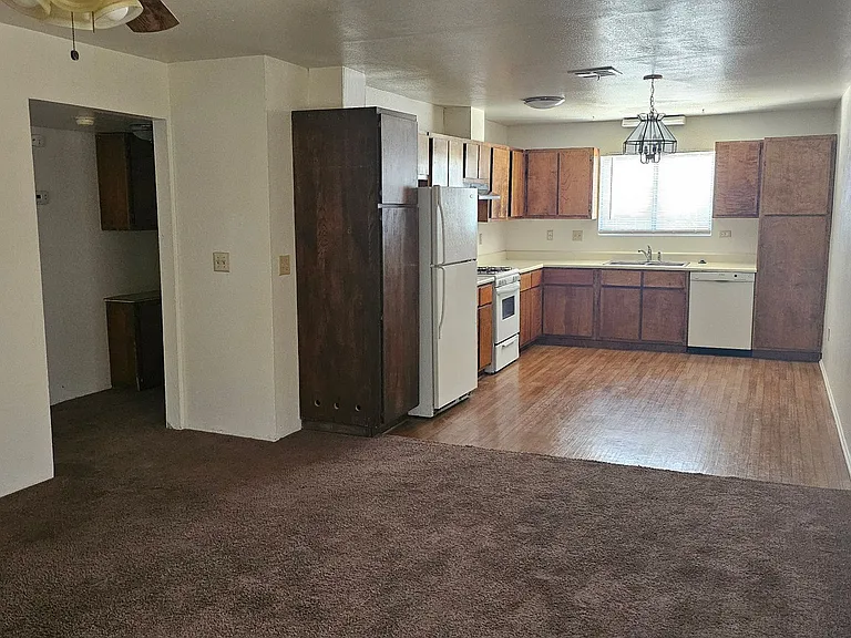 RAN21601 — Photo 3