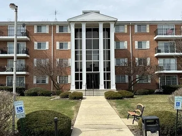 1060 N Farnsworth Ave APT 1115, Aurora, IL 60505