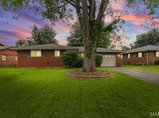 822 Amherst Dr, East Alton, IL 62024
