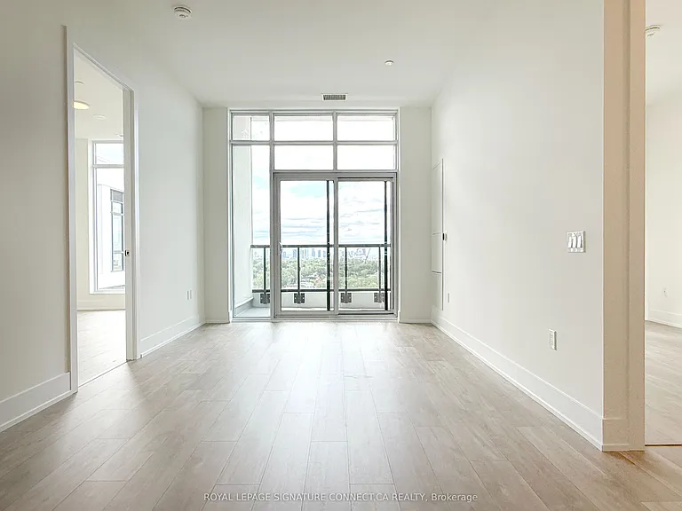858 Dupont St #Penthouse 33 — Photo 11
