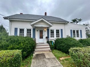 556 Brayton Ave, Somerset, MA 02726