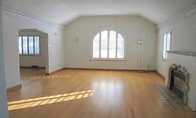 Vaulted Ceilins, Gas Fireplace